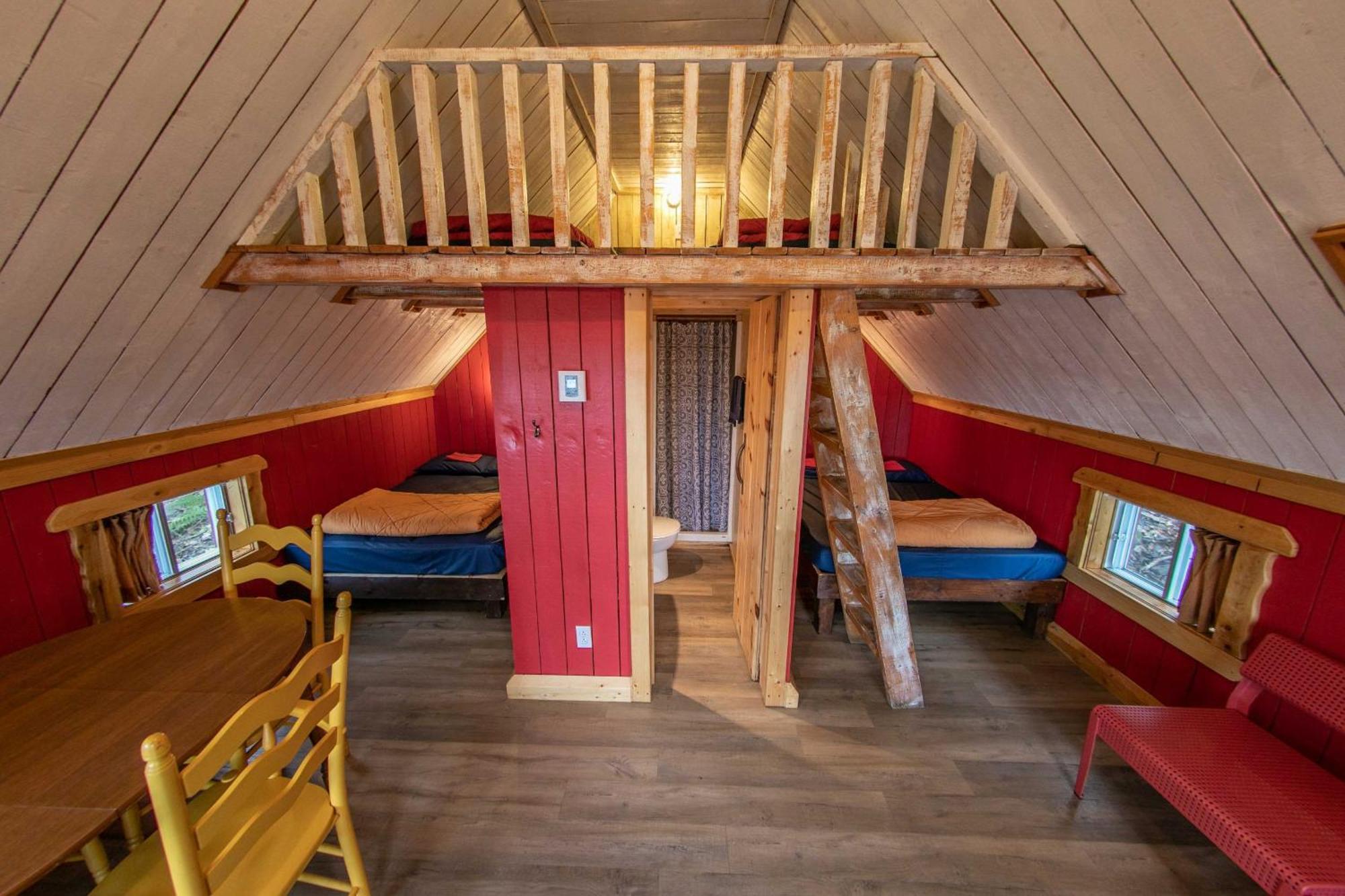 Auberge Festive Sea Shack Sainte Anne-des-Chênes Dış mekan fotoğraf