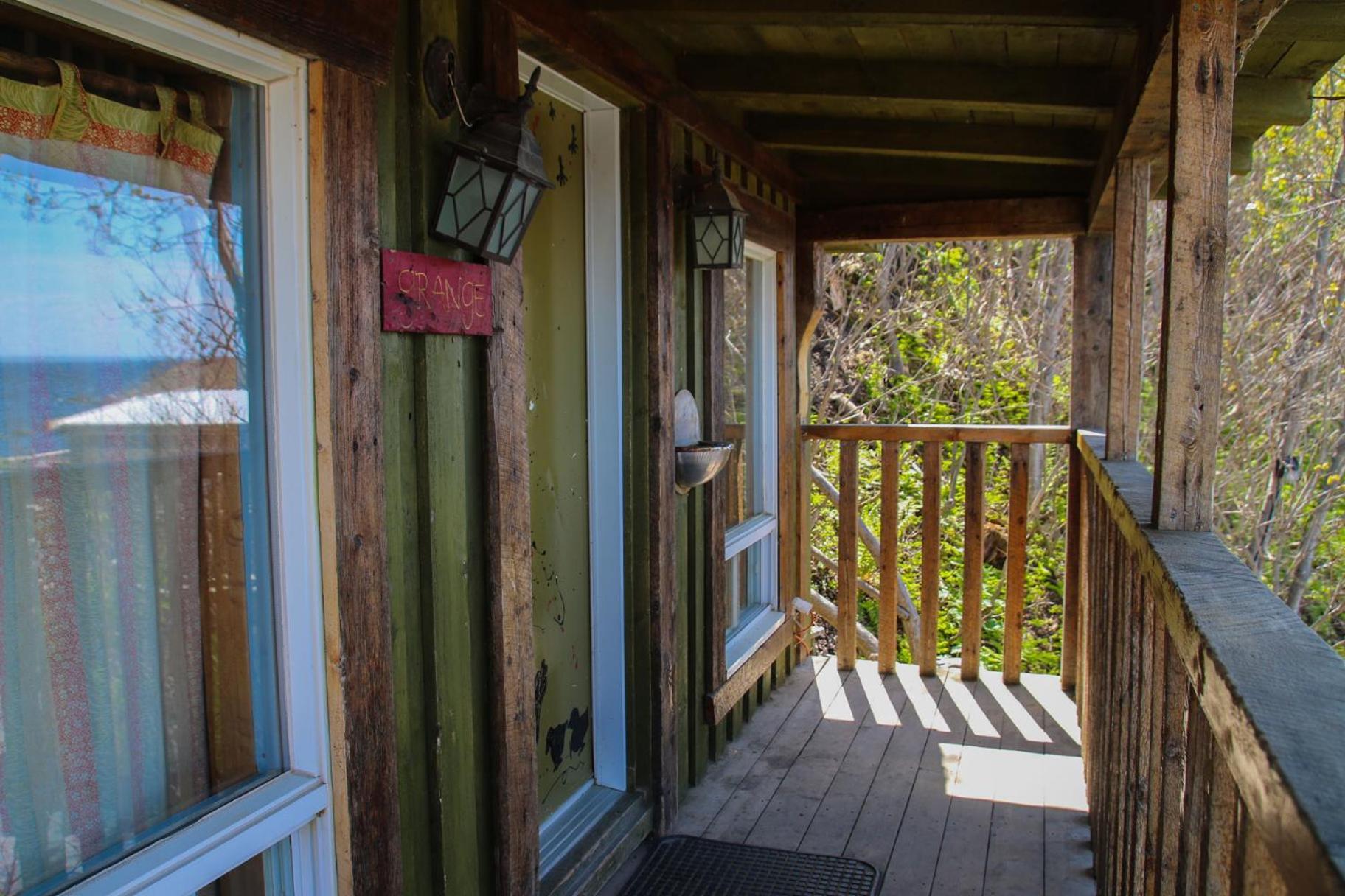 Auberge Festive Sea Shack Sainte Anne-des-Chênes Dış mekan fotoğraf