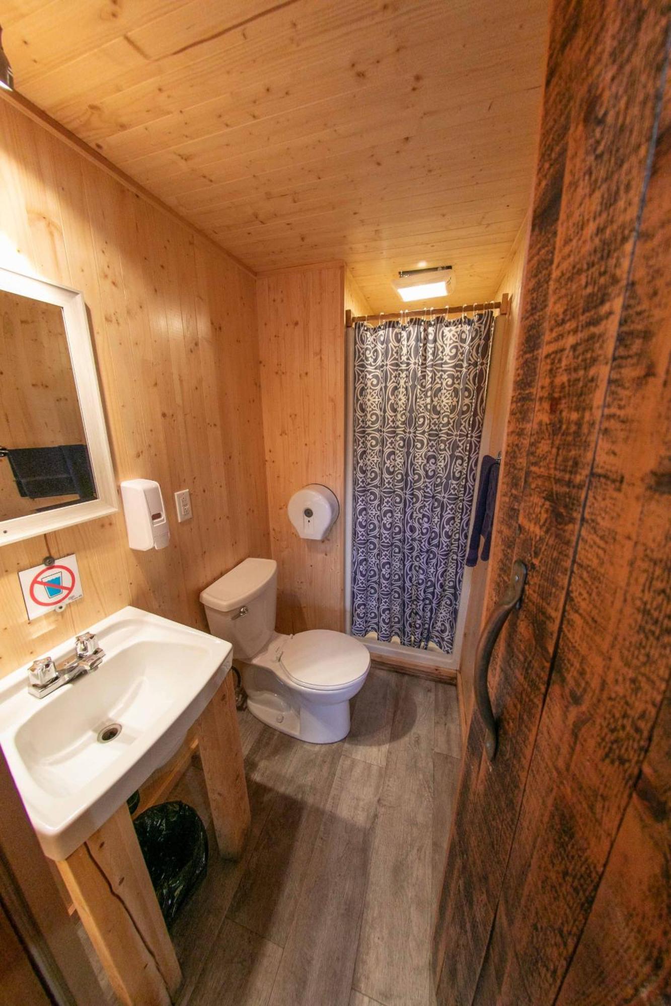 Auberge Festive Sea Shack Sainte Anne-des-Chênes Dış mekan fotoğraf