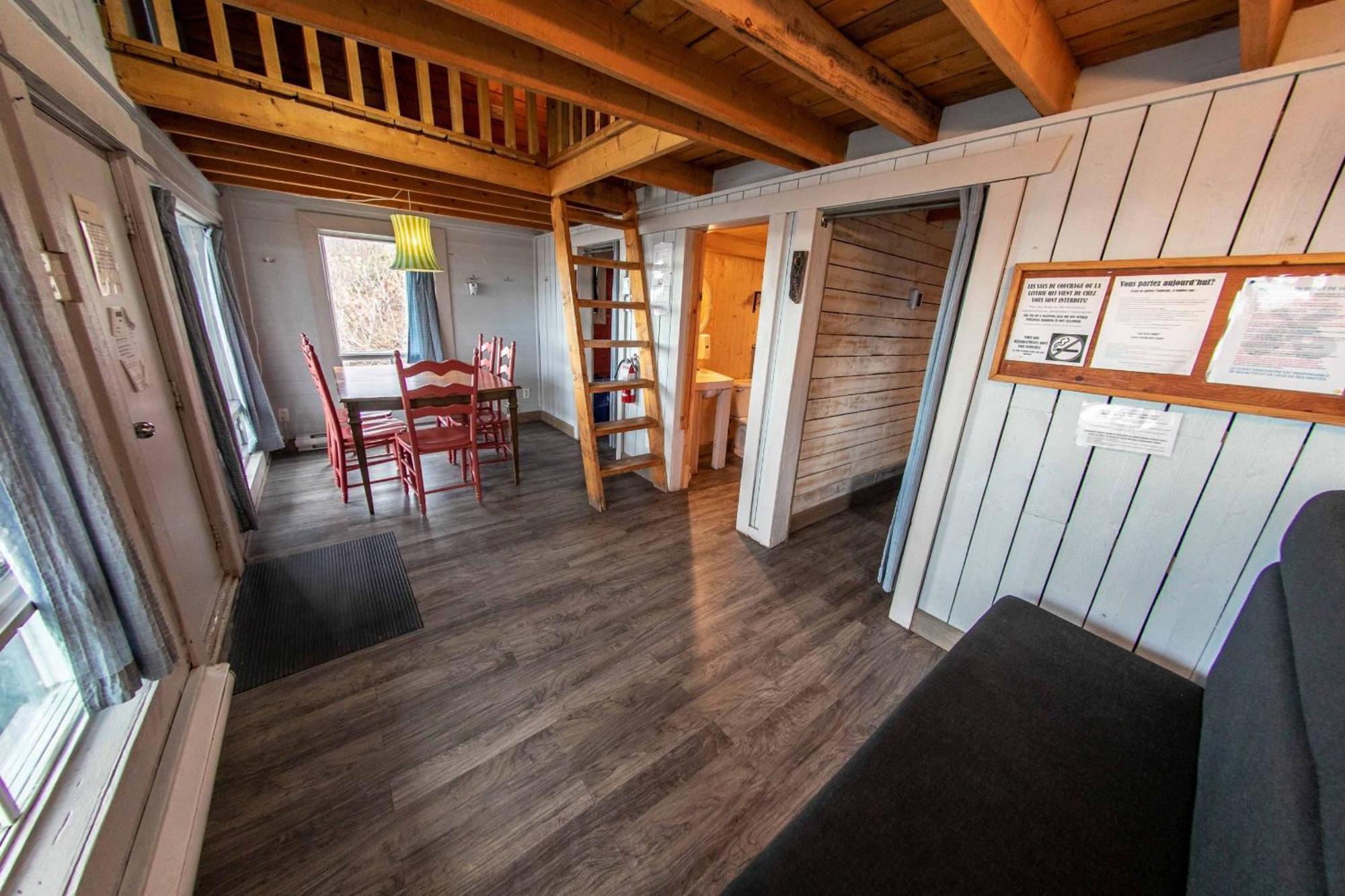 Auberge Festive Sea Shack Sainte Anne-des-Chênes Dış mekan fotoğraf