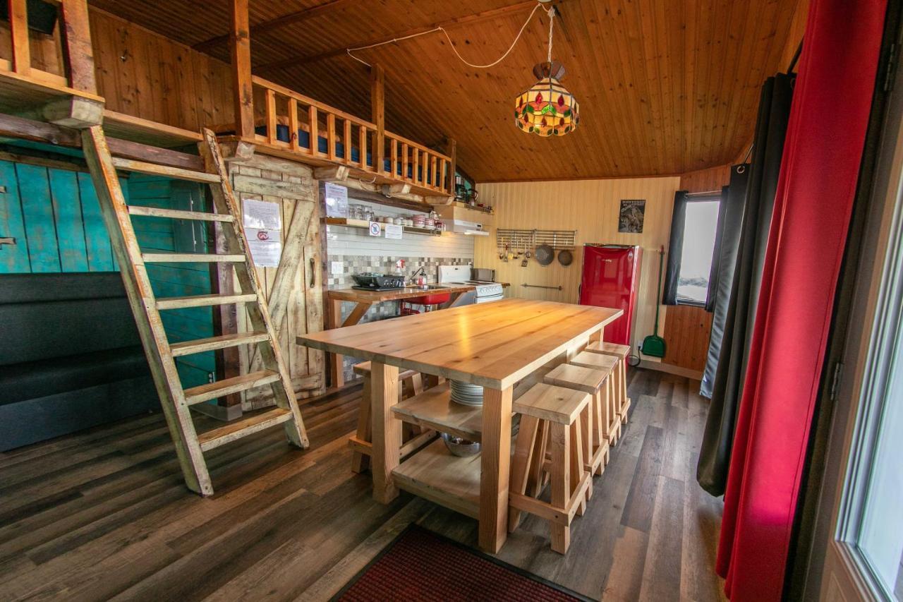 Auberge Festive Sea Shack Sainte Anne-des-Chênes Dış mekan fotoğraf