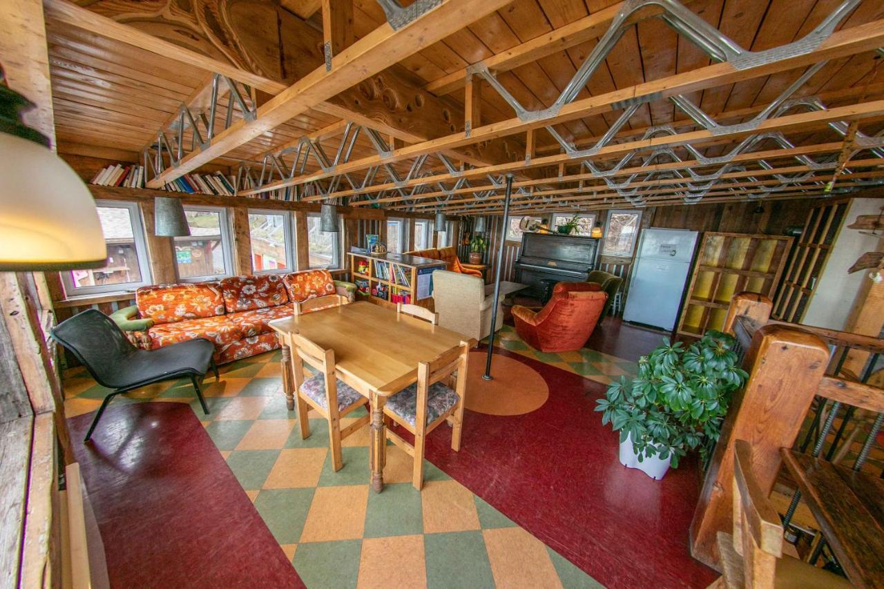 Auberge Festive Sea Shack Sainte Anne-des-Chênes Dış mekan fotoğraf